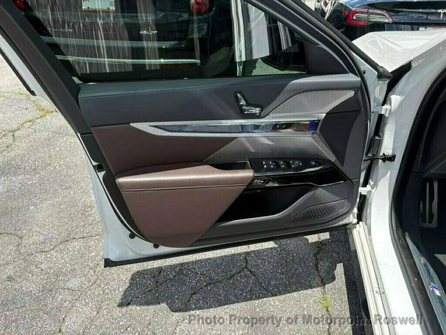 2024 BMW i7 M70 - 23053030 - 9