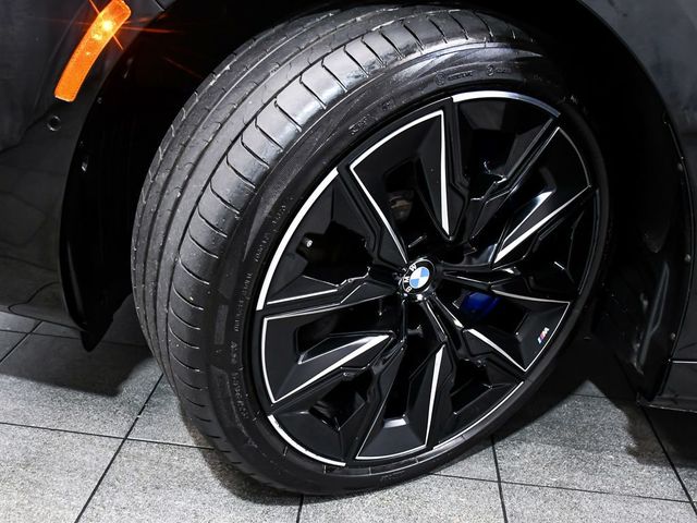2024 BMW i7 M70 - 23025188 - 6
