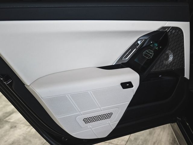 2024 BMW i7 M70 - 22944502 - 13