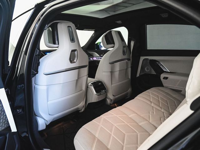 2024 BMW i7 M70 - 22944502 - 31