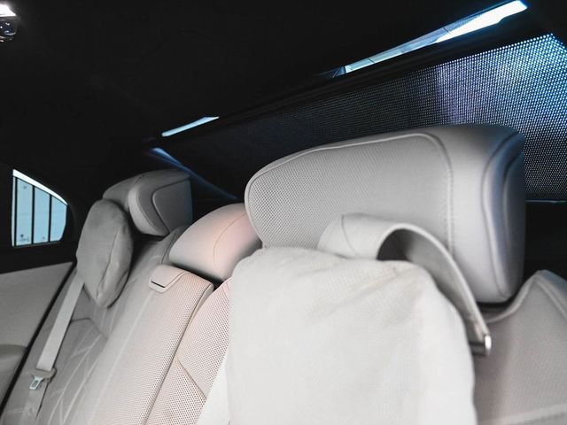 2024 BMW i7 M70 - 22944502 - 32