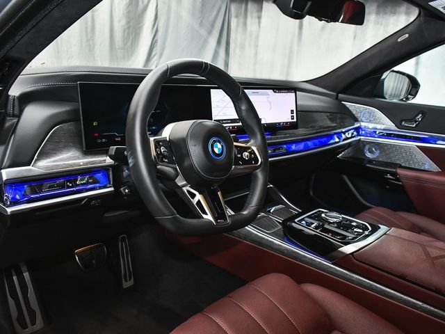 2024 BMW i7 xDrive60 - 22867319 - 37