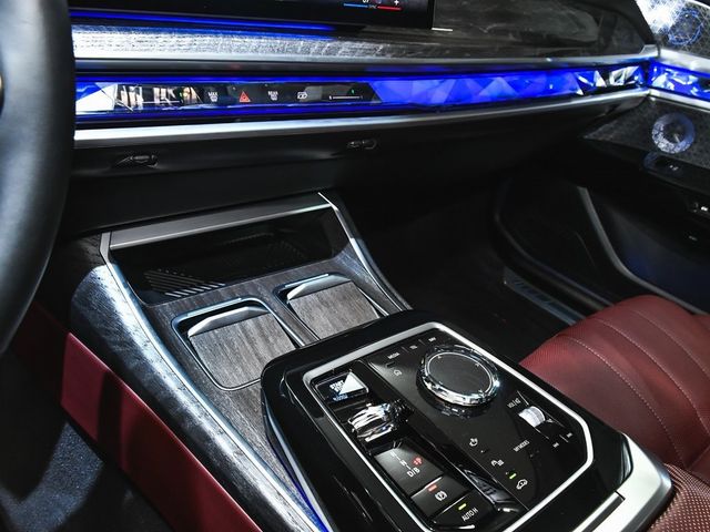 2024 BMW i7 xDrive60 - 22867319 - 70