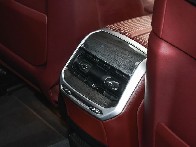 2024 BMW i7 xDrive60 - 22867319 - 82