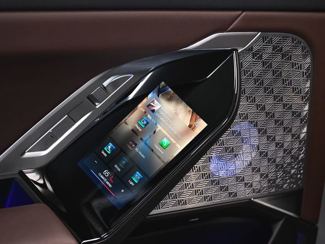 2024 BMW i7 xDrive60 - 22989720 - 13