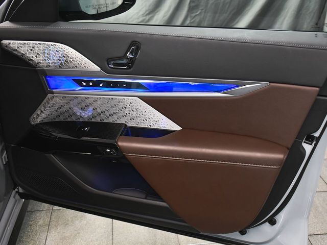 2024 BMW i7 xDrive60 - 22989720 - 21