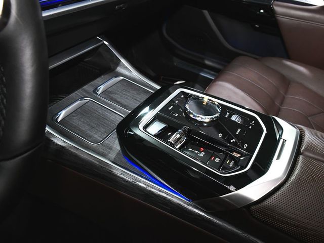 2024 BMW i7 xDrive60 - 22989720 - 50