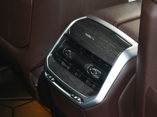 2024 BMW i7 xDrive60 - 22989720 - 59