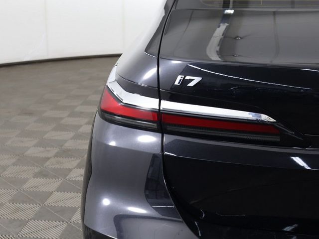2024 BMW i7 xDrive60 - 23078185 - 18