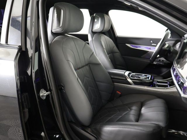 2024 BMW i7 xDrive60 - 23078185 - 36