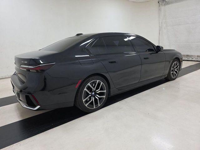 2024 BMW i7 xDrive60 - 23078185 - 3