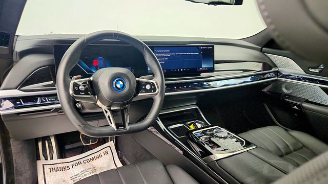 2024 BMW i7 xDrive60 with B&O Diamond SS, Theater Screen & Executive Package - 22990114 - 11