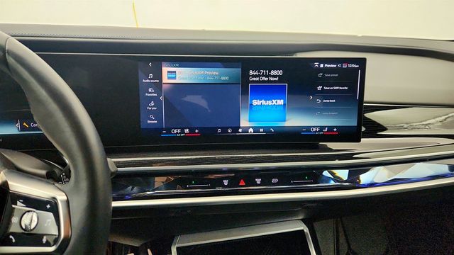2024 BMW i7 xDrive60 with B&O Diamond SS, Theater Screen & Executive Package - 22990114 - 16