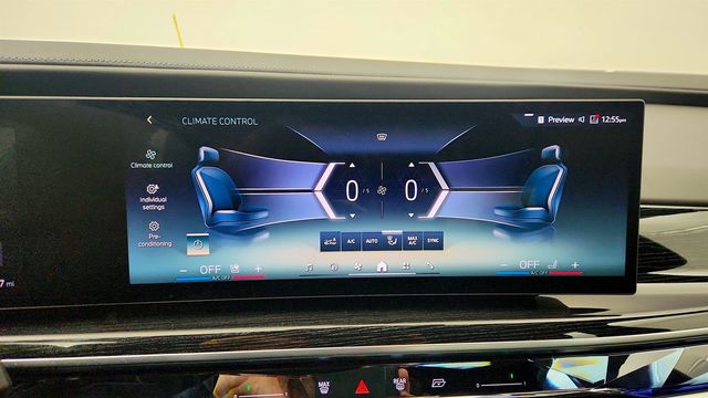 2024 BMW i7 xDrive60 with B&O Diamond SS, Theater Screen & Executive Package - 22990114 - 18