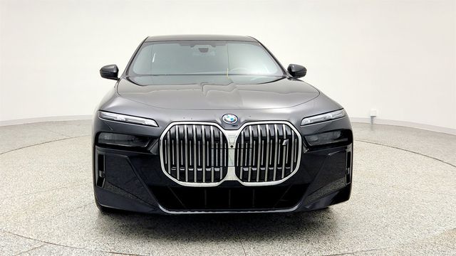 2024 BMW i7 xDrive60 with B&O Diamond SS, Theater Screen & Executive Package - 22990114 - 1