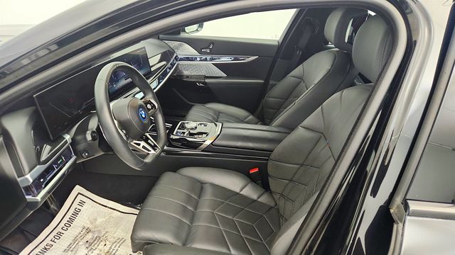 2024 BMW i7 xDrive60 with B&O Diamond SS, Theater Screen & Executive Package - 22990114 - 19