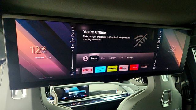 2024 BMW i7 xDrive60 with B&O Diamond SS, Theater Screen & Executive Package - 22990114 - 27