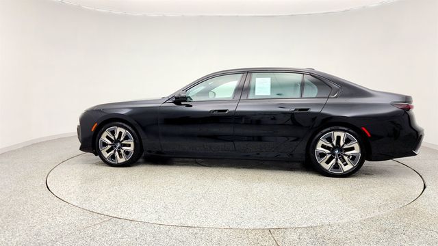 2024 BMW i7 xDrive60 with B&O Diamond SS, Theater Screen & Executive Package - 22990114 - 7