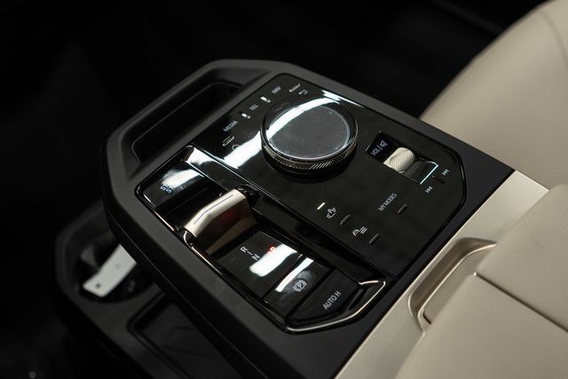 2024 BMW iX  - 23060056 - 19