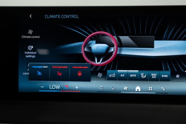 2024 BMW iX  - 23060056 - 25
