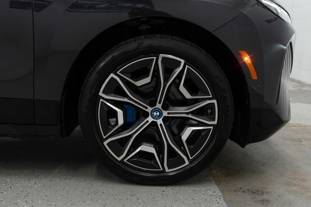 2024 BMW iX iX xDrive50  - 23070619 - 37