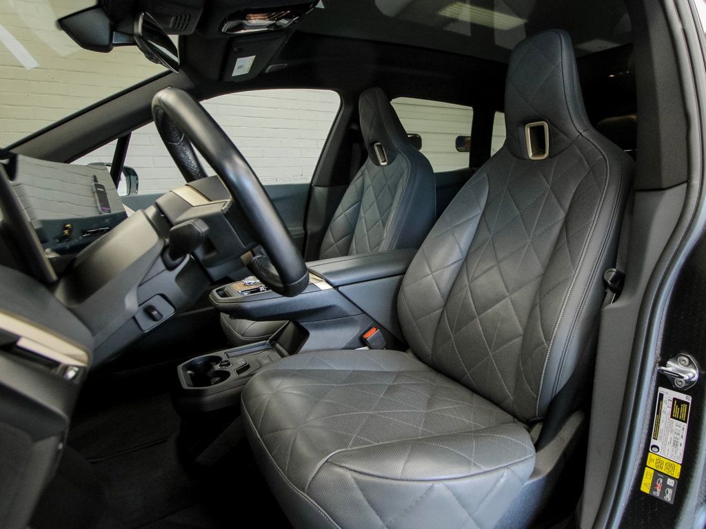 BMW iX photo 13