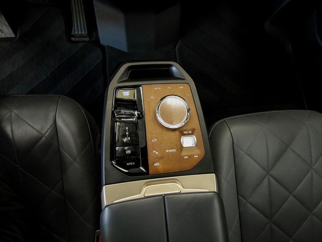 2024 BMW iX M60 AWD  - 23049965 - 19