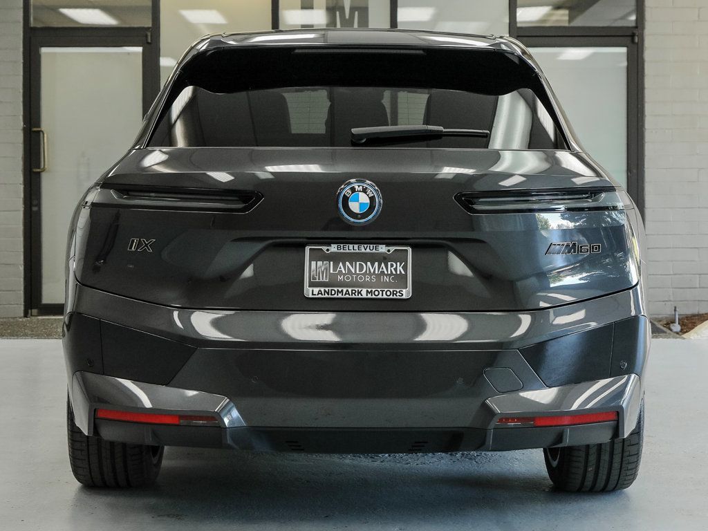 BMW iX photo 28