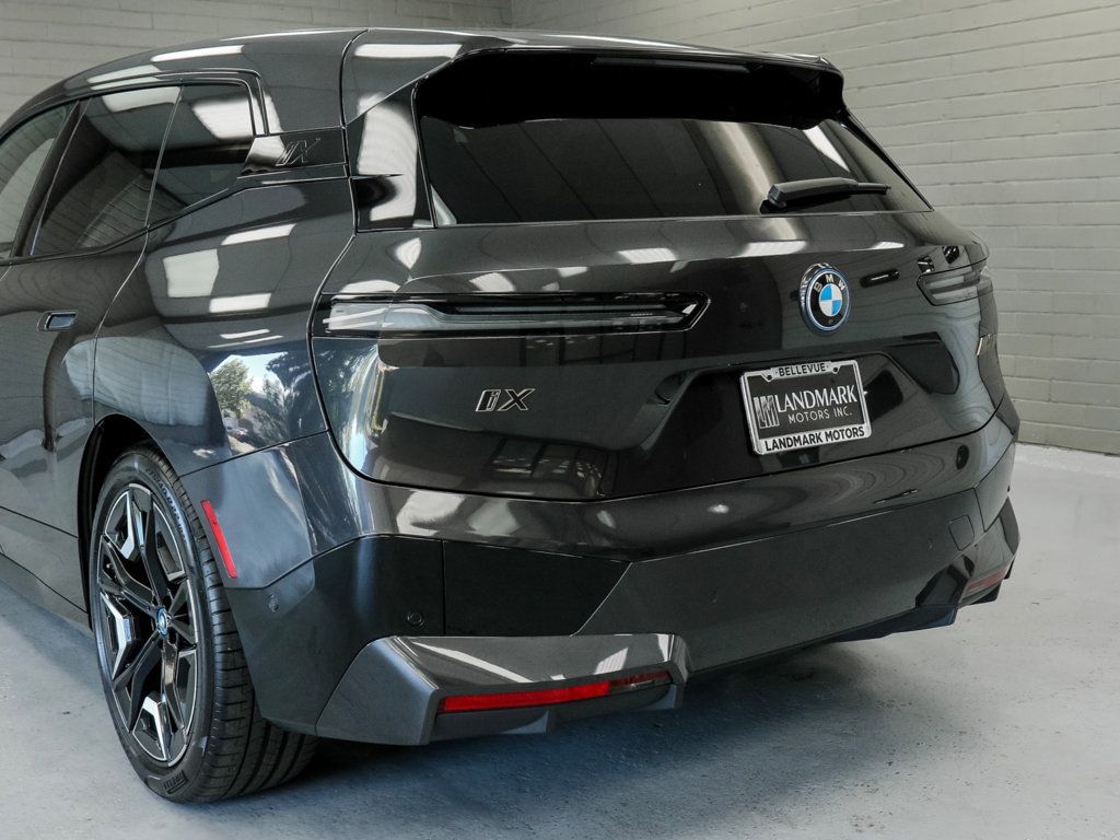 BMW iX photo 29