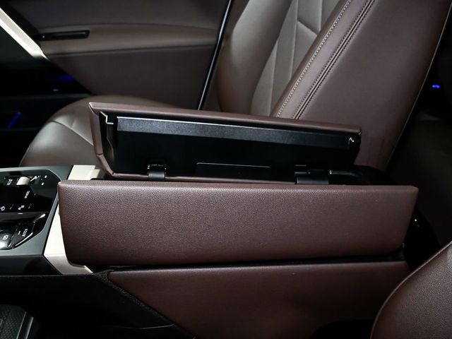 2024 BMW iX xDrive50 - 23050315 - 49