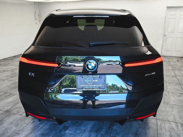 2024 BMW iX xDrive50's photo