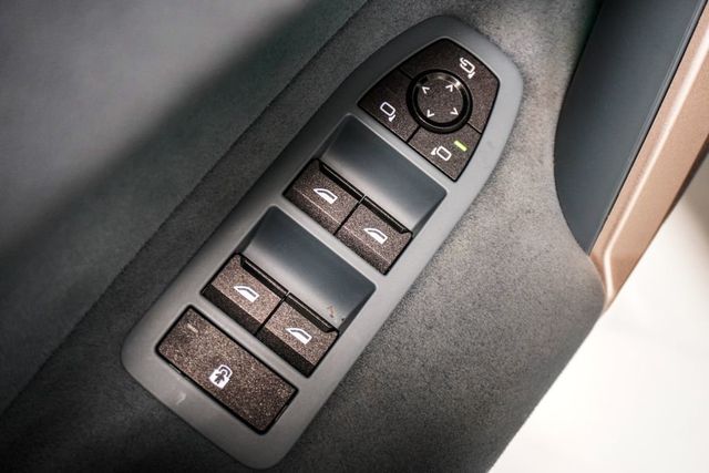 2024 BMW iX xDrive50 - 22975480 - 19