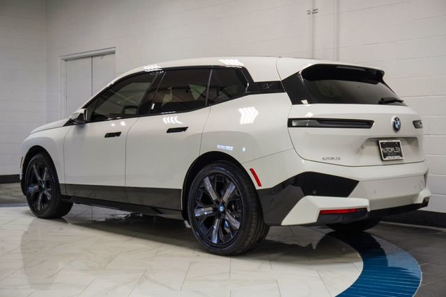 2024 BMW iX xDrive50 - 22975480 - 30