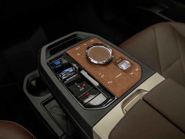 2024 BMW iX xDrive50 AWD  - 23038718 - 18
