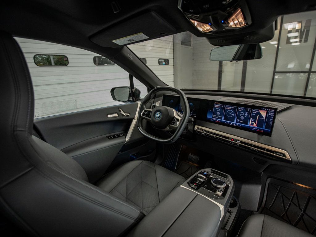 BMW iX photo 15
