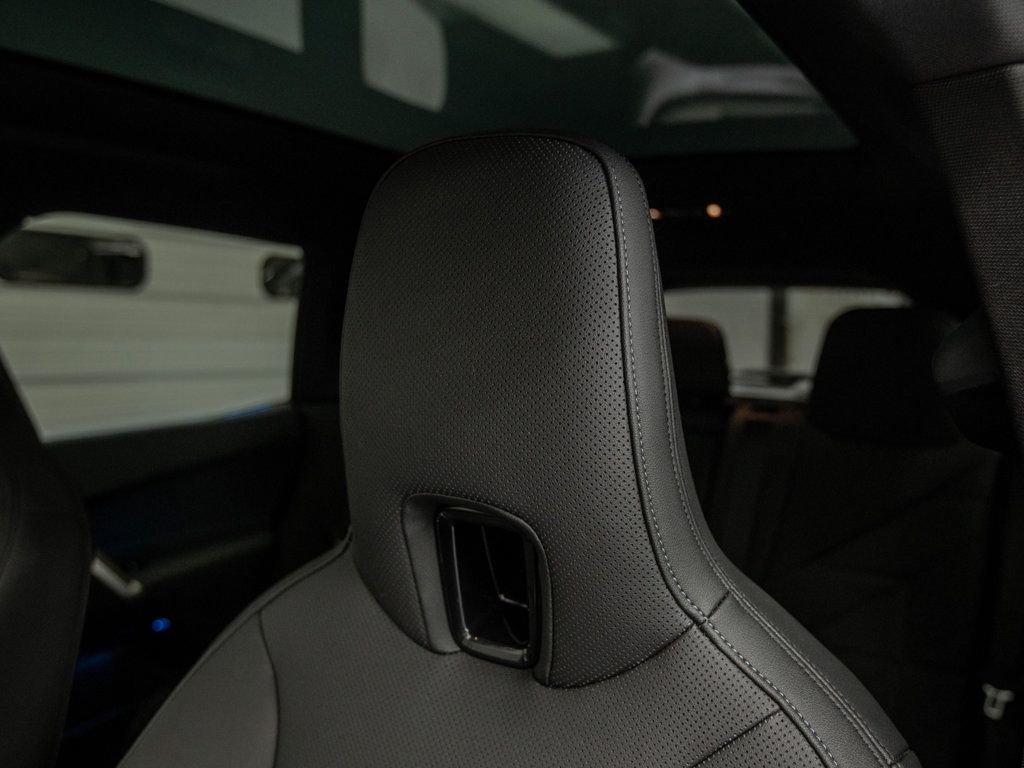 BMW iX photo 22