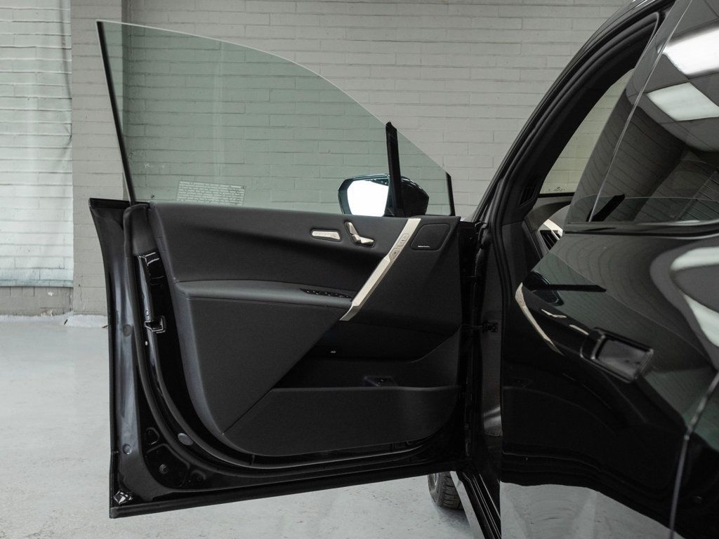 BMW iX photo 26