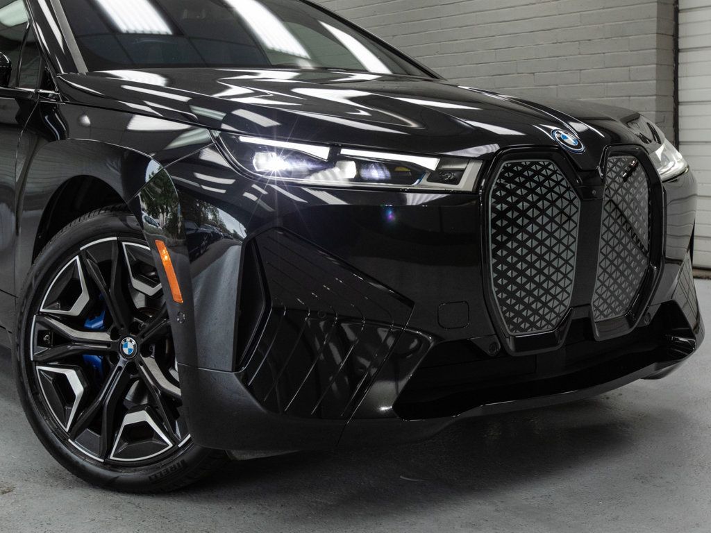 BMW iX photo 8