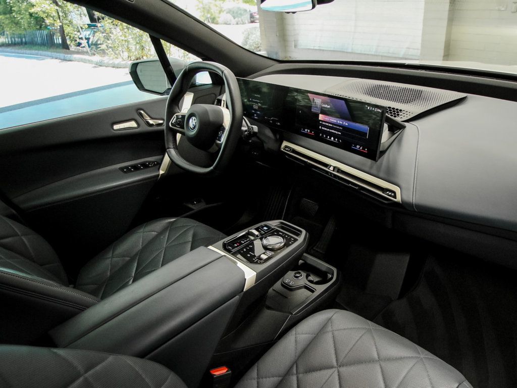 BMW iX photo 14