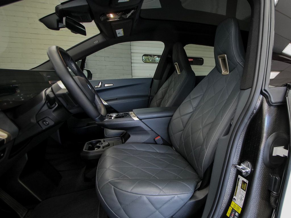 BMW iX photo 20