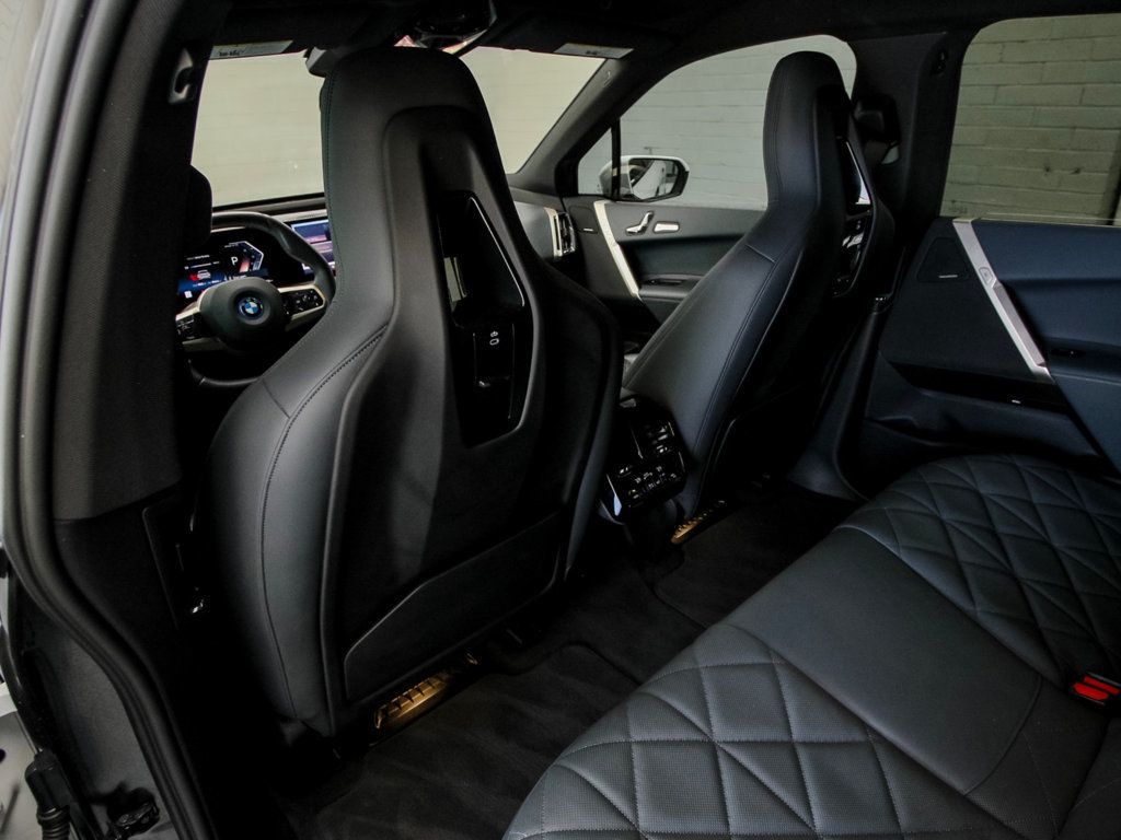 BMW iX photo 23