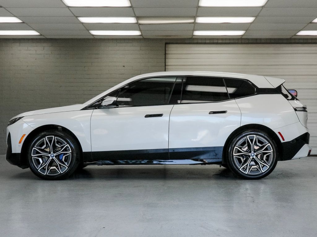 BMW iX photo 4