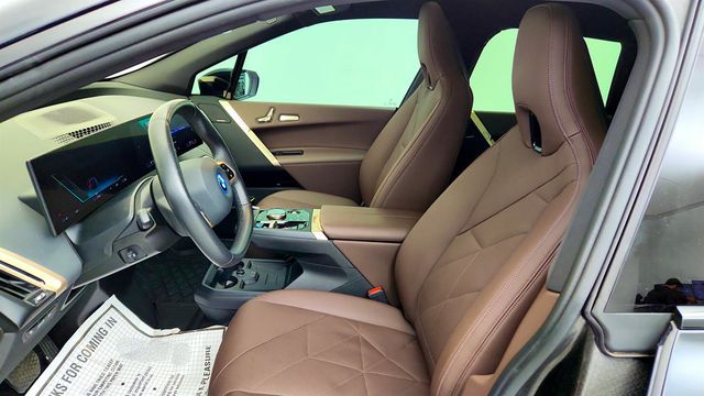 2024 BMW iX xDrive50 SAV w/ Driving Assist Pro, Prem Pkg & Air Suspension - 23038397 - 18