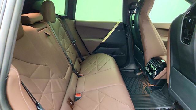 2024 BMW iX xDrive50 SAV w/ Driving Assist Pro, Prem Pkg & Air Suspension - 23038397 - 21