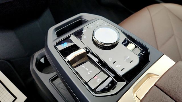2024 BMW iX xDrive50 SAV with Sport, Driving Assist. Pro. & Convenience Pkgs - 22964004 - 14