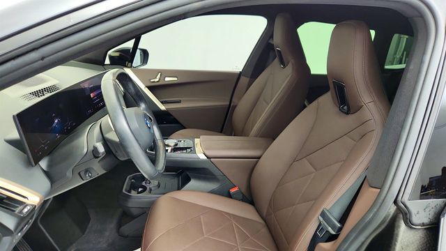 2024 BMW iX xDrive50 SAV w/ Premium, Sport & Driving Assistance Pro. Pkgs - 23011369 - 18