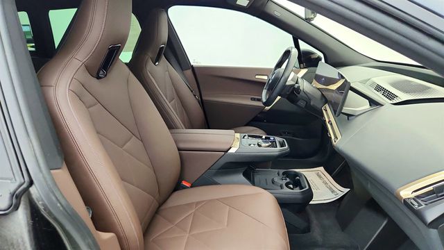 2024 BMW iX xDrive50 SAV w/ Premium, Sport & Driving Assistance Pro. Pkgs - 23011369 - 22