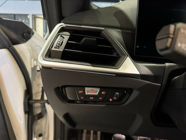 2024 BMW M2 M2/6SpeedManual/M CarbonRoof/CarbonFiberTrim/HtdSeats/NAV - 22918006 - 13