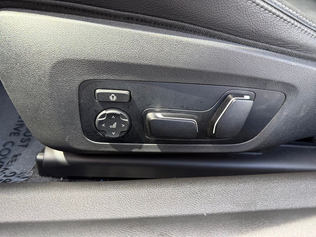 2024 BMW M2 **M2 M CARBON ROOF*HEADS-UP DISPLAY*LIGHTING PKG*SHADOWLINE PKG* - 23030741 - 10