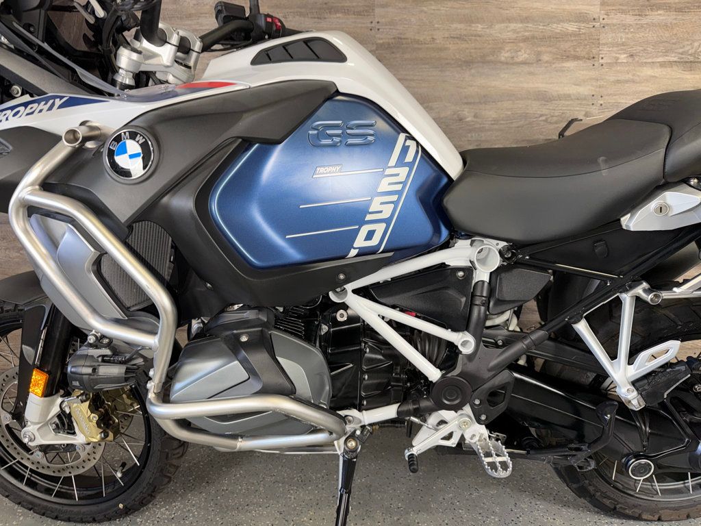 2024 BMW R 1250 GS Adventure One Owner! - 23037459 - 12